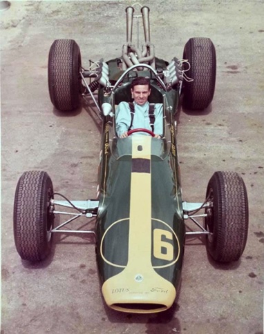 Jim dans le Lotus 29 avec ses échappements en forme de trompette de Jéricho !